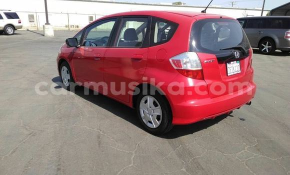 Tenga Tsaru Honda Fit Tsvuku Mota in Bulawayo in Bulawayo