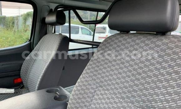 Acheter Occasion Voiture Toyota Hiace Gris à Beitbridge, Matabeleland South Acheter Occasion Voiture Toyota Hiace Gris à Beitbridge, Matabeleland South