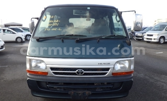 Buy Used Toyota Hiace Green Car in Beitbridge in Matabeleland South Buy Used Toyota Hiace Green Car in Beitbridge in Matabeleland South