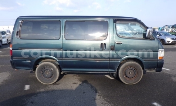 Buy Used Toyota Hiace Green Car in Beitbridge in Matabeleland South Buy Used Toyota Hiace Green Car in Beitbridge in Matabeleland South