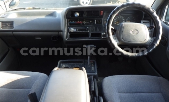 Buy Used Toyota Hiace Green Car in Beitbridge in Matabeleland South Buy Used Toyota Hiace Green Car in Beitbridge in Matabeleland South