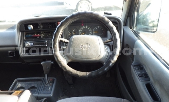 Buy Used Toyota Hiace Green Car in Beitbridge in Matabeleland South Buy Used Toyota Hiace Green Car in Beitbridge in Matabeleland South