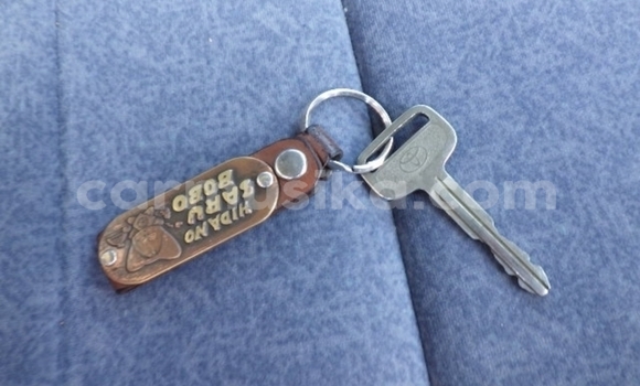 Buy Used Toyota Hiace Green Car in Beitbridge in Matabeleland South Buy Used Toyota Hiace Green Car in Beitbridge in Matabeleland South