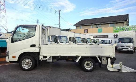Acheter Occasion Utilitaire Toyota Dyna Blanc à Beitbridge, Matabeleland South Acheter Occasion Utilitaire Toyota Dyna Blanc à Beitbridge, Matabeleland South