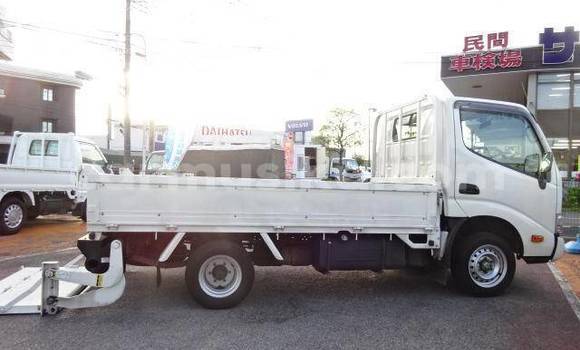 Acheter Occasion Utilitaire Toyota Dyna Blanc à Beitbridge, Matabeleland South Acheter Occasion Utilitaire Toyota Dyna Blanc à Beitbridge, Matabeleland South