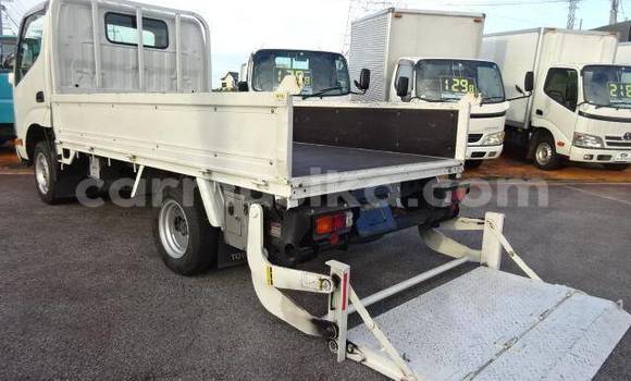 Acheter Occasion Utilitaire Toyota Dyna Blanc à Beitbridge, Matabeleland South Acheter Occasion Utilitaire Toyota Dyna Blanc à Beitbridge, Matabeleland South