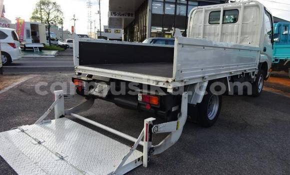 Acheter Occasion Utilitaire Toyota Dyna Blanc à Beitbridge, Matabeleland South Acheter Occasion Utilitaire Toyota Dyna Blanc à Beitbridge, Matabeleland South