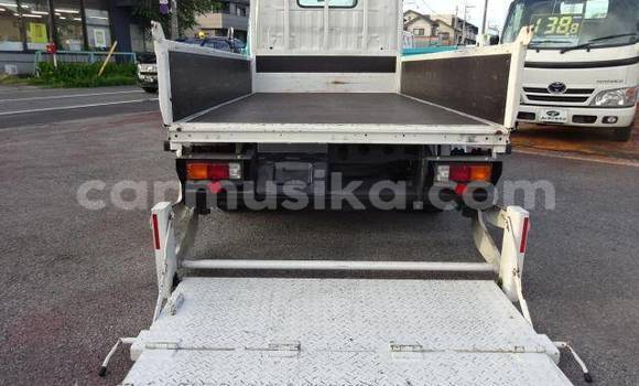 Acheter Occasion Utilitaire Toyota Dyna Blanc à Beitbridge, Matabeleland South Acheter Occasion Utilitaire Toyota Dyna Blanc à Beitbridge, Matabeleland South