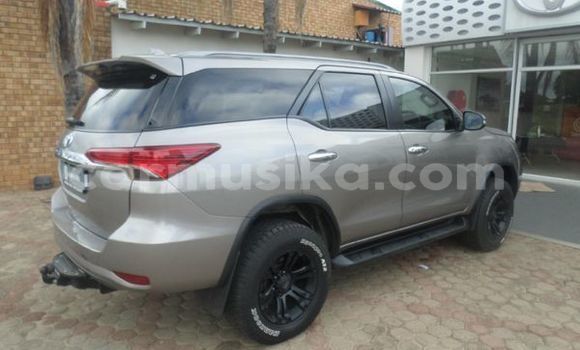 Buy Used Toyota Fortuner Silver Car in Beitbridge in Matabeleland South Buy Used Toyota Fortuner Silver Car in Beitbridge in Matabeleland South