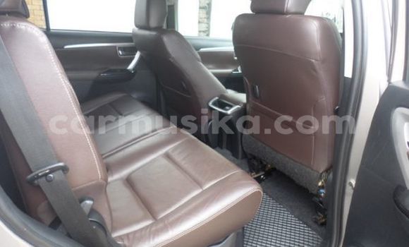 Buy Used Toyota Fortuner Silver Car in Beitbridge in Matabeleland South Buy Used Toyota Fortuner Silver Car in Beitbridge in Matabeleland South