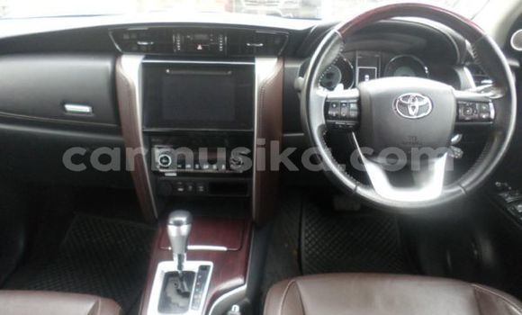 Buy Used Toyota Fortuner Silver Car in Beitbridge in Matabeleland South Buy Used Toyota Fortuner Silver Car in Beitbridge in Matabeleland South