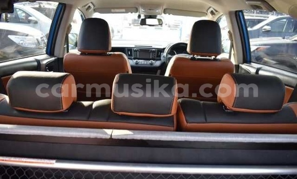 Nunua Ilio tumika Toyota RAV4 Bluu Gari ndani ya Beitbridge nchini Matabeleland Kusini Nunua Ilio tumika Toyota RAV4 Bluu Gari ndani ya Beitbridge nchini Matabeleland Kusini