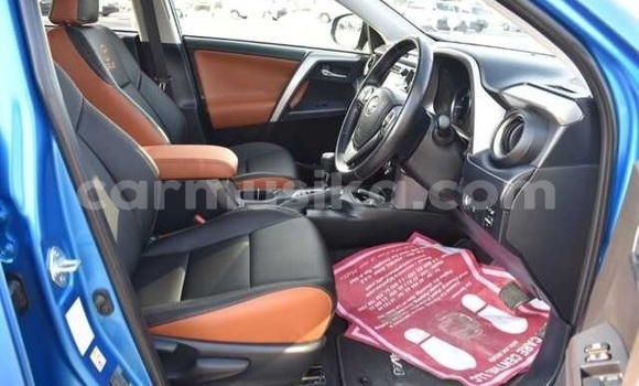 Nunua Ilio tumika Toyota RAV4 Bluu Gari ndani ya Beitbridge nchini Matabeleland Kusini Nunua Ilio tumika Toyota RAV4 Bluu Gari ndani ya Beitbridge nchini Matabeleland Kusini