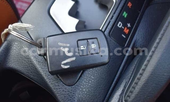 Nunua Ilio tumika Toyota RAV4 Bluu Gari ndani ya Beitbridge nchini Matabeleland Kusini Nunua Ilio tumika Toyota RAV4 Bluu Gari ndani ya Beitbridge nchini Matabeleland Kusini