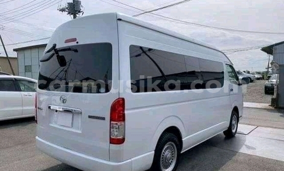 Acheter Occasion Voiture Toyota Granvia Blanc à Beitbridge, Matabeleland South Acheter Occasion Voiture Toyota Granvia Blanc à Beitbridge, Matabeleland South