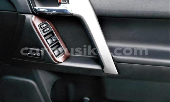 Nunua Ilio tumika Toyota Land Cruiser Prado Nyeupe Gari ndani ya Beitbridge nchini Matabeleland Kusini Nunua Ilio tumika Toyota Land Cruiser Prado Nyeupe Gari ndani ya Beitbridge nchini Matabeleland Kusini