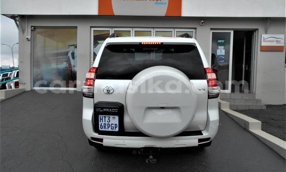 Nunua Ilio tumika Toyota Land Cruiser Prado Nyeupe Gari ndani ya Beitbridge nchini Matabeleland Kusini Nunua Ilio tumika Toyota Land Cruiser Prado Nyeupe Gari ndani ya Beitbridge nchini Matabeleland Kusini