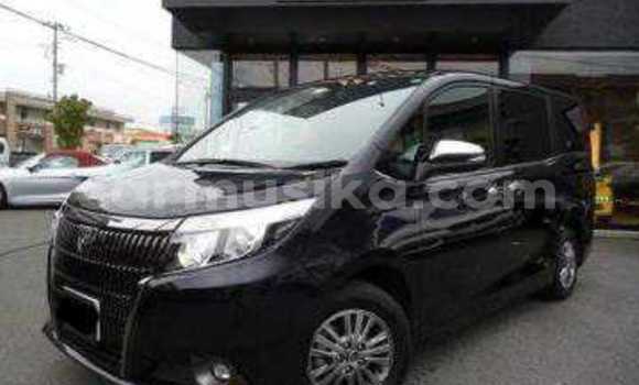 Buy Used Toyota Esquire Black Car in Beitbridge in Matabeleland South Buy Used Toyota Esquire Black Car in Beitbridge in Matabeleland South