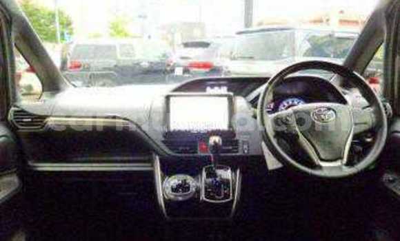 Buy Used Toyota Esquire Black Car in Beitbridge in Matabeleland South Buy Used Toyota Esquire Black Car in Beitbridge in Matabeleland South