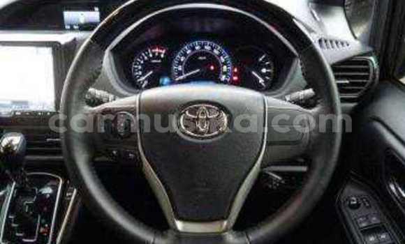 Buy Used Toyota Esquire Black Car in Beitbridge in Matabeleland South Buy Used Toyota Esquire Black Car in Beitbridge in Matabeleland South