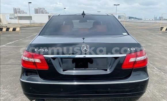 Acheter Occasion Voiture Mercedes‒Benz E–Class Noir à Beitbridge, Matabeleland South Acheter Occasion Voiture Mercedes‒Benz E–Class Noir à Beitbridge, Matabeleland South