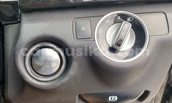 Acheter Occasion Voiture Mercedes‒Benz E–Class Noir à Beitbridge, Matabeleland South Acheter Occasion Voiture Mercedes‒Benz E–Class Noir à Beitbridge, Matabeleland South