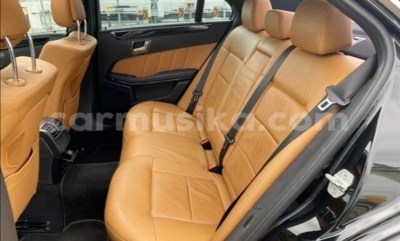 Acheter Occasion Voiture Mercedes‒Benz E–Class Noir à Beitbridge, Matabeleland South Acheter Occasion Voiture Mercedes‒Benz E–Class Noir à Beitbridge, Matabeleland South