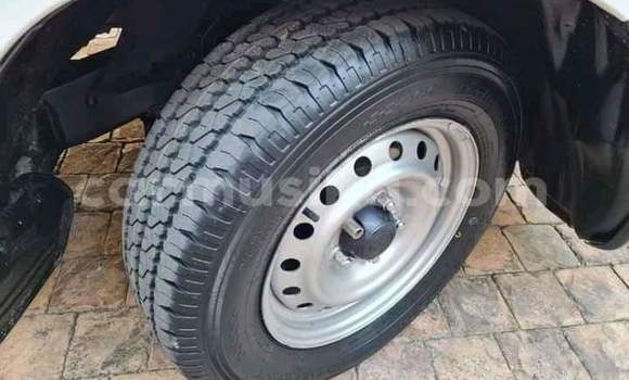 Acheter Occasion Voiture Toyota Hilux Blanc à Beitbridge, Matabeleland South Acheter Occasion Voiture Toyota Hilux Blanc à Beitbridge, Matabeleland South