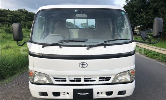 Nunua Ilio tumika Toyota Dyna Nyeupe Gari ndani ya Beitbridge nchini Matabeleland Kusini Nunua Ilio tumika Toyota Dyna Nyeupe Gari ndani ya Beitbridge nchini Matabeleland Kusini