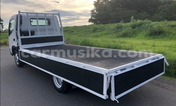 Nunua Ilio tumika Toyota Dyna Nyeupe Gari ndani ya Beitbridge nchini Matabeleland Kusini Nunua Ilio tumika Toyota Dyna Nyeupe Gari ndani ya Beitbridge nchini Matabeleland Kusini