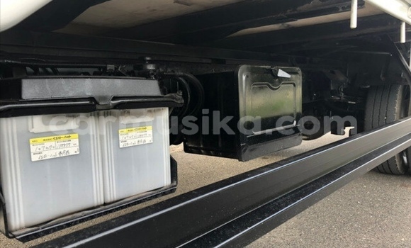 Nunua Ilio tumika Toyota Dyna Nyeupe Gari ndani ya Beitbridge nchini Matabeleland Kusini Nunua Ilio tumika Toyota Dyna Nyeupe Gari ndani ya Beitbridge nchini Matabeleland Kusini