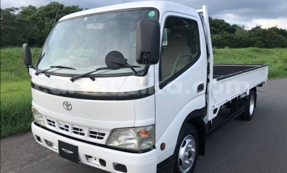 Nunua Ilio tumika Toyota Dyna Nyeupe Gari ndani ya Beitbridge nchini Matabeleland Kusini Nunua Ilio tumika Toyota Dyna Nyeupe Gari ndani ya Beitbridge nchini Matabeleland Kusini