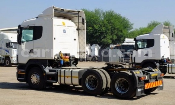 Nunua Ilio tumika Scania R420 Nyeupe Lori ndani ya Beitbridge nchini Matabeleland Kusini Nunua Ilio tumika Scania R420 Nyeupe Lori ndani ya Beitbridge nchini Matabeleland Kusini