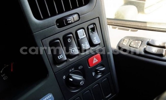 Nunua Ilio tumika Scania R420 Nyeupe Lori ndani ya Beitbridge nchini Matabeleland Kusini Nunua Ilio tumika Scania R420 Nyeupe Lori ndani ya Beitbridge nchini Matabeleland Kusini