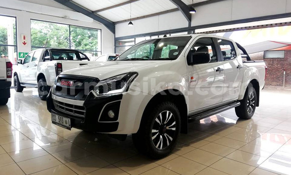 Acheter Occasion Voiture Isuzu KB Blanc à Beitbridge, Matabeleland South Acheter Occasion Voiture Isuzu KB Blanc à Beitbridge, Matabeleland South