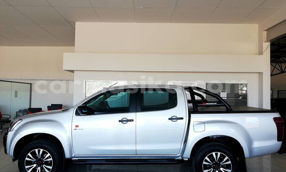 Acheter Occasion Voiture Isuzu KB Gris à Beitbridge, Matabeleland South Acheter Occasion Voiture Isuzu KB Gris à Beitbridge, Matabeleland South