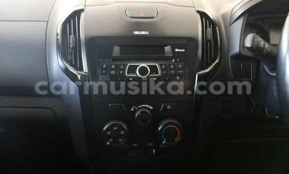 Acheter Occasion Voiture Isuzu KB Gris à Beitbridge, Matabeleland South Acheter Occasion Voiture Isuzu KB Gris à Beitbridge, Matabeleland South