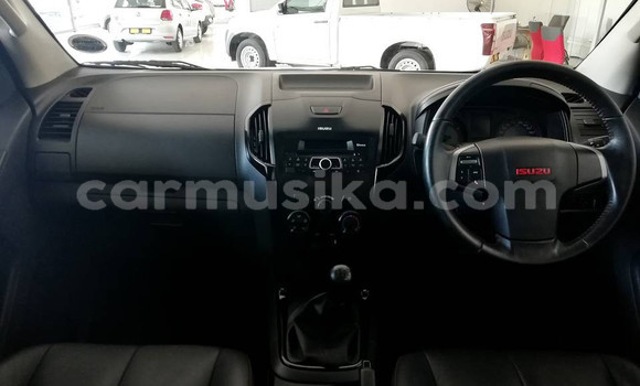 Acheter Occasion Voiture Isuzu KB Gris à Beitbridge, Matabeleland South Acheter Occasion Voiture Isuzu KB Gris à Beitbridge, Matabeleland South