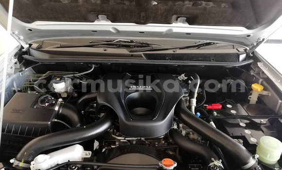 Acheter Occasion Voiture Isuzu KB Gris à Beitbridge, Matabeleland South Acheter Occasion Voiture Isuzu KB Gris à Beitbridge, Matabeleland South