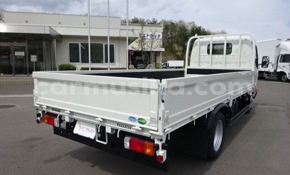 Buy Used Toyota Dyna White Truck in Beitbridge in Matabeleland South Buy Used Toyota Dyna White Truck in Beitbridge in Matabeleland South