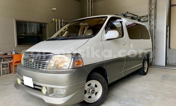 Acheter Occasion Voiture Toyota Granvia Blanc à Beitbridge, Matabeleland South Acheter Occasion Voiture Toyota Granvia Blanc à Beitbridge, Matabeleland South