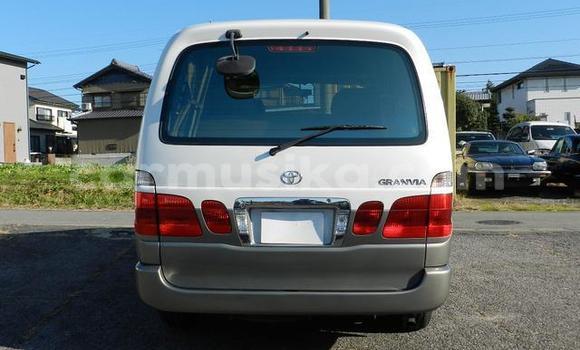 Acheter Occasion Voiture Toyota Granvia Blanc à Beitbridge, Matabeleland South Acheter Occasion Voiture Toyota Granvia Blanc à Beitbridge, Matabeleland South