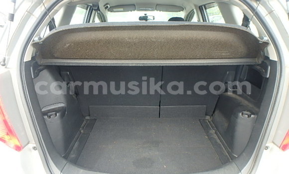 Acheter Occasion Voiture Honda Fit Gris à Hwange, Matabeleland Nord Acheter Occasion Voiture Honda Fit Gris à Hwange, Matabeleland Nord