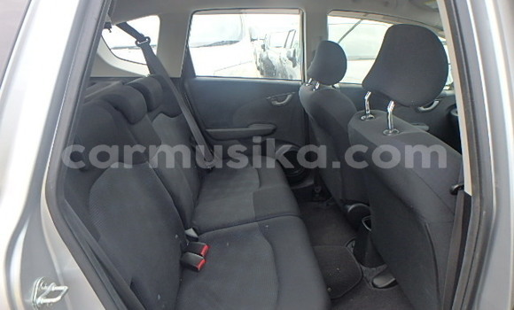 Acheter Occasion Voiture Honda Fit Gris à Hwange, Matabeleland Nord Acheter Occasion Voiture Honda Fit Gris à Hwange, Matabeleland Nord