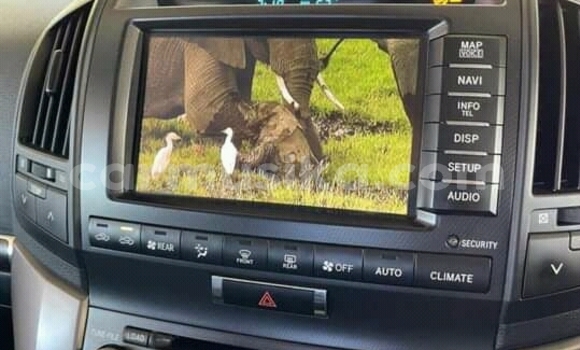 Buy Used Toyota Land Cruiser Silver Car in Beitbridge in Matabeleland South Buy Used Toyota Land Cruiser Silver Car in Beitbridge in Matabeleland South