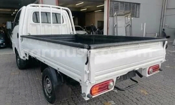 Buy Used Hyundai H200 White Truck in Beitbridge in Matabeleland South Buy Used Hyundai H200 White Truck in Beitbridge in Matabeleland South