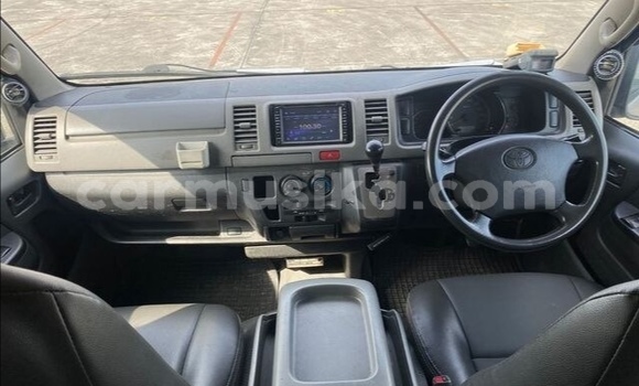 Acheter Occasion Voiture Toyota Hiace Gris à Beitbridge, Matabeleland South Acheter Occasion Voiture Toyota Hiace Gris à Beitbridge, Matabeleland South