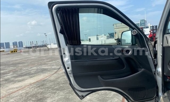 Acheter Occasion Voiture Toyota Hiace Gris à Beitbridge, Matabeleland South Acheter Occasion Voiture Toyota Hiace Gris à Beitbridge, Matabeleland South