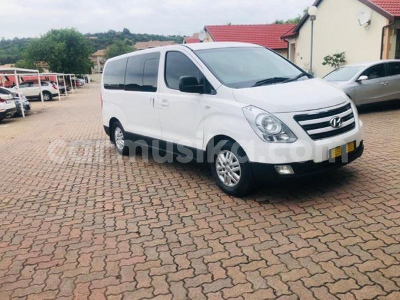 Big with watermark hyundai h1 matabeleland south beitbridge 26681