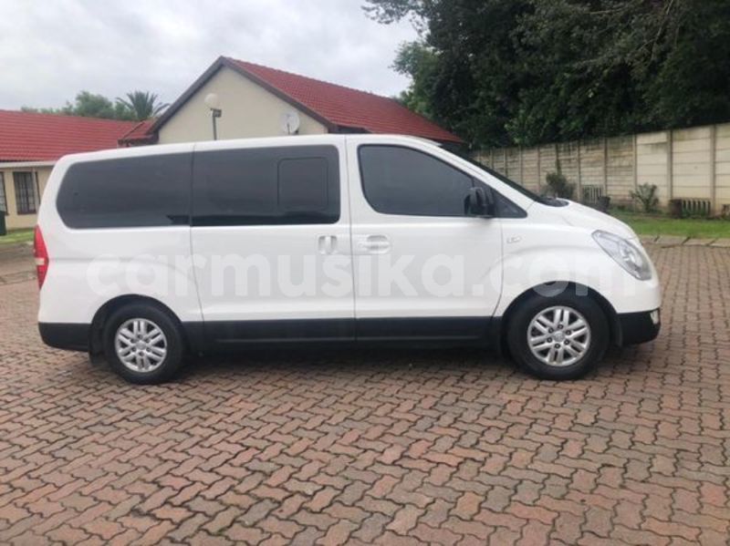 Big with watermark hyundai h1 matabeleland south beitbridge 26681